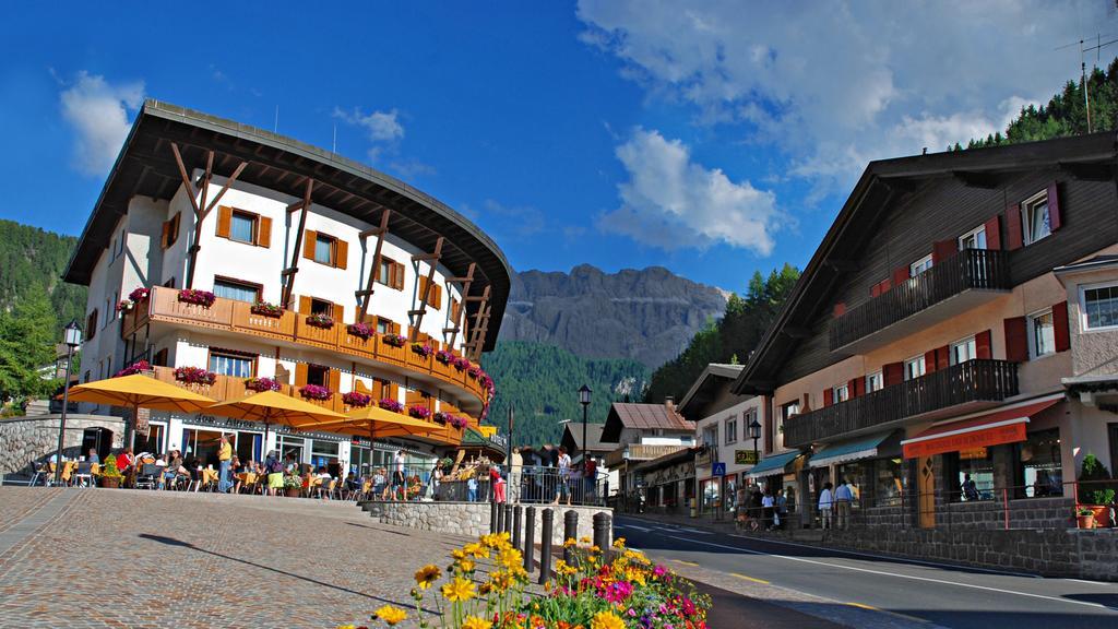 Hotel Des Alpes Selva di Val Gardena Kültér fotó