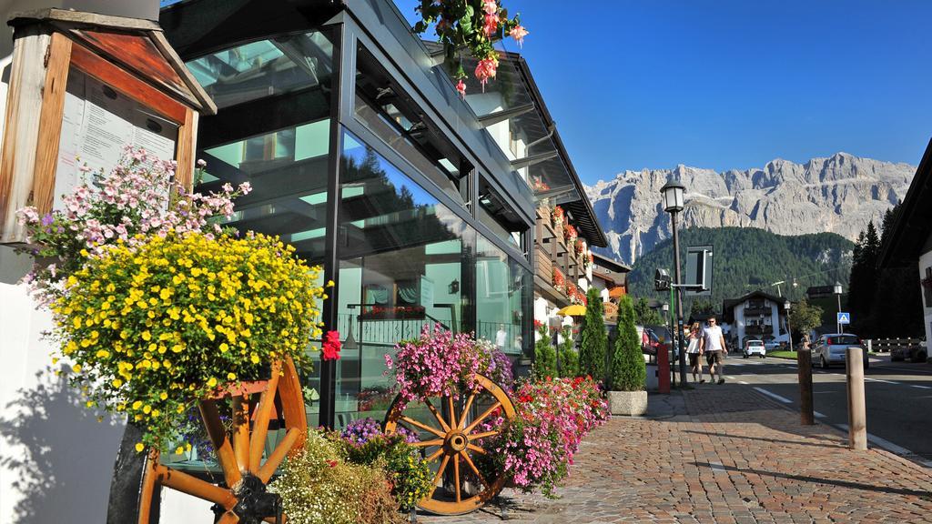 Hotel Des Alpes Selva di Val Gardena Kültér fotó