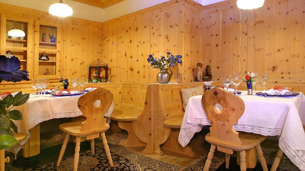 Hotel Des Alpes Selva di Val Gardena Kültér fotó